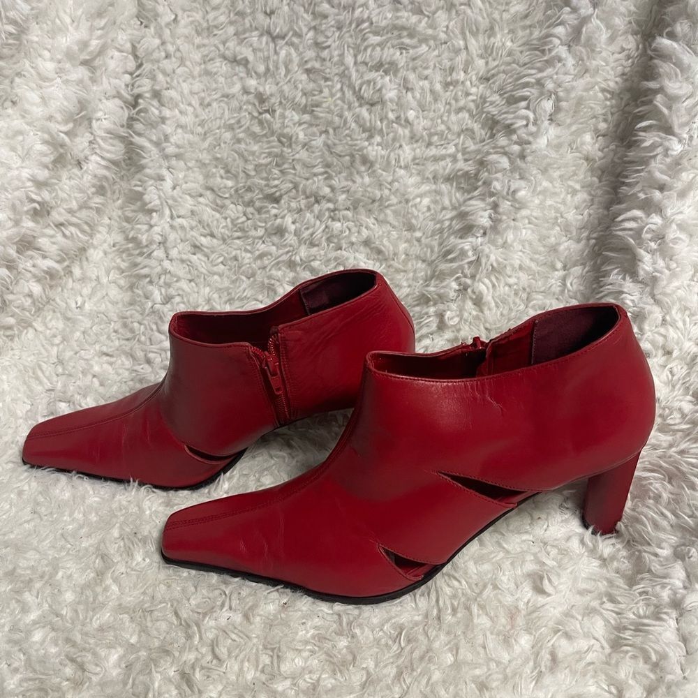 Andiamo leather Red Women's Ankle heels Boots side zipper cut out accents SZ11M